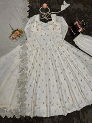 Designer Anarkali On Chinon febric with inner and Thred & Sequnce work and Pent